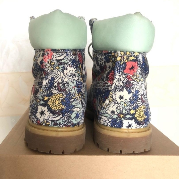 Timberland Women's Boots with Floral Print - Picture 3 of 7